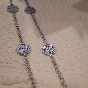 Chic Silver Medallion Necklace